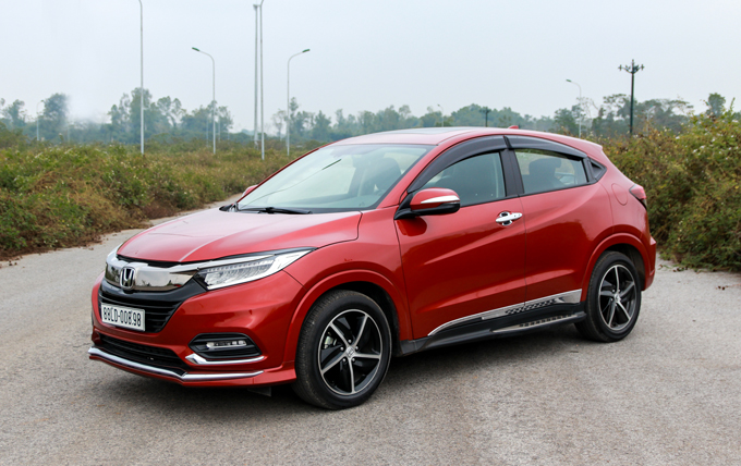 Honda HR-V gây ấn tượng bởi thiết kế đẹp và động cơ tiết kiệm.